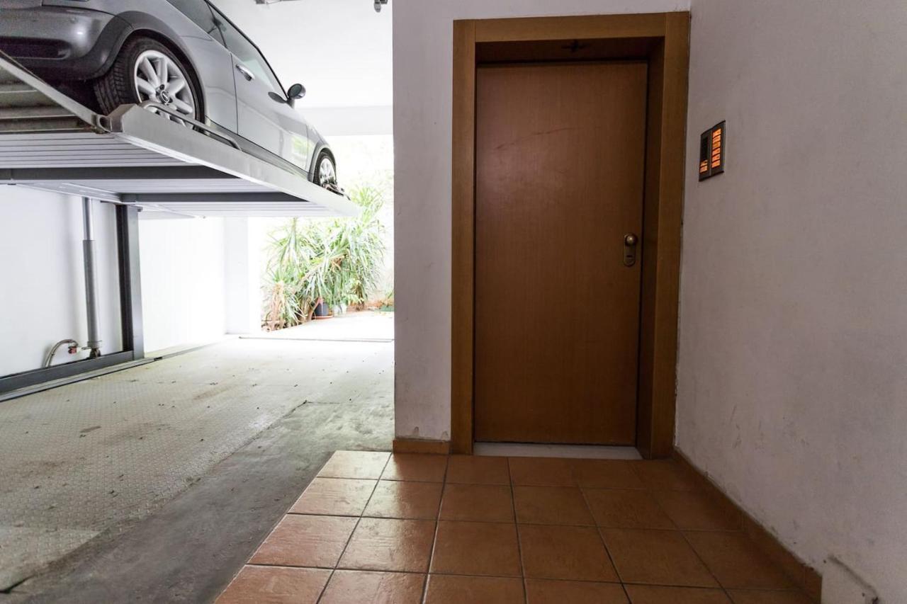 Stunning Flat With Lovely Terrace & Parking Garage Athene Buitenkant foto