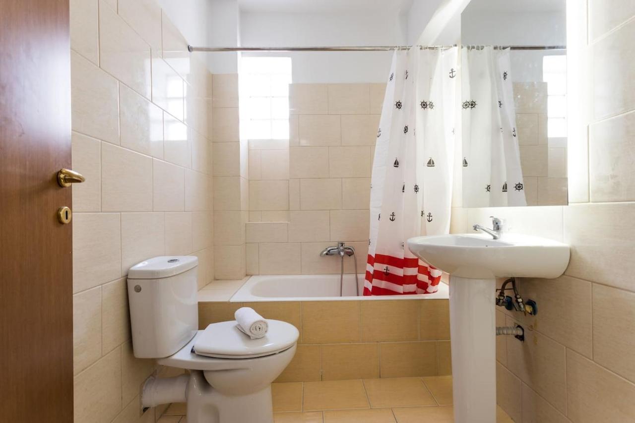 Stunning Flat With Lovely Terrace & Parking Garage Athene Buitenkant foto